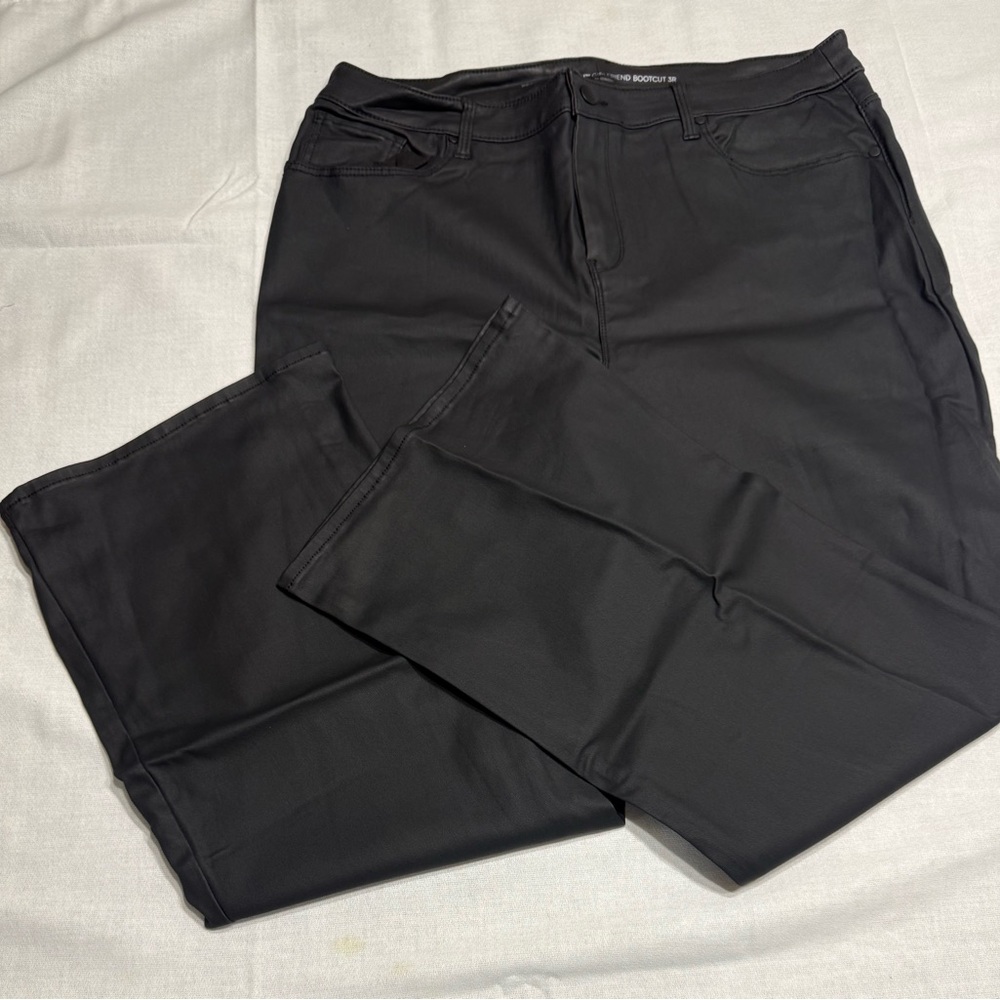 Chico’s women’s black shiny pants new without tags